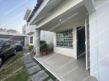SUPER OPORTUNIDAD DE INVERSIÓN EN CUERNA CASA SEMINUEVA EN VENTA