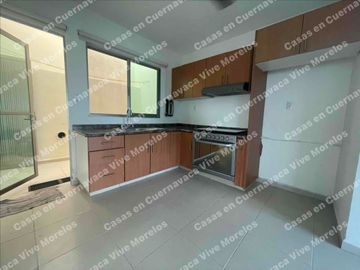 SUPER OPORTUNIDAD DE INVERSIÓN EN CUERNA CASA SEMINUEVA EN VENTA