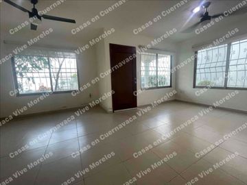 SUPER OPORTUNIDAD DE INVERSIÓN EN CUERNA CASA SEMINUEVA EN VENTA