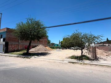 AV ANENECUILCO CELAYA $ 20 000