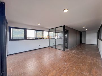 Oficina en Renta en Jurica | Acceso Privado y Vista Panorámica Cerca de Antea
