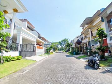 Rumah Mewah Di Perumahan Araya Blimbing Malang