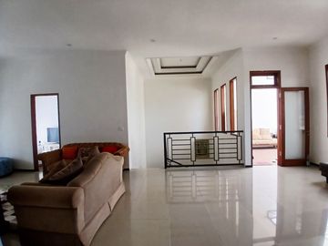 Rumah Mewah Di Perumahan Araya Blimbing Malang