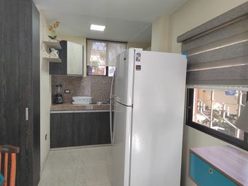 Suite con dos pisos amoblada de alquiler en Conjunto Cerrado de Miraflores.
