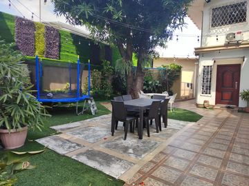 Suite con dos pisos amoblada de alquiler en Conjunto Cerrado de Miraflores.