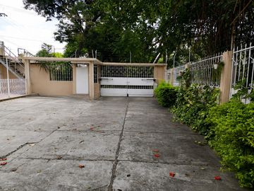 Suite con dos pisos amoblada de alquiler en Conjunto Cerrado de Miraflores.