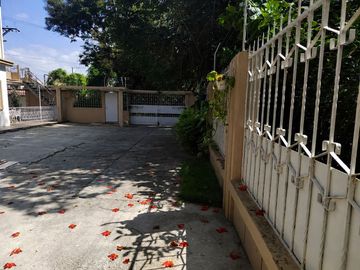 Suite con dos pisos amoblada de alquiler en Conjunto Cerrado de Miraflores.