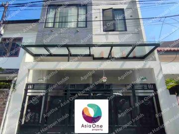 Rumah Bangunan Baru 3setengah lantai di Pulo Asem Jakarta Timur
