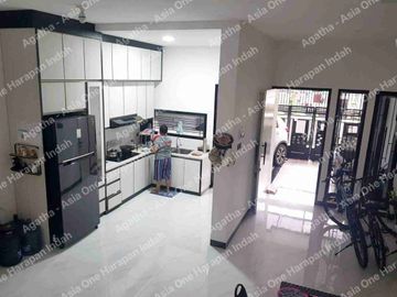 Rumah Bangunan Baru 3setengah lantai di Pulo Asem Jakarta Timur