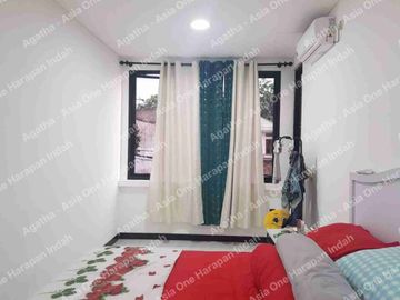 Rumah Bangunan Baru 3setengah lantai di Pulo Asem Jakarta Timur