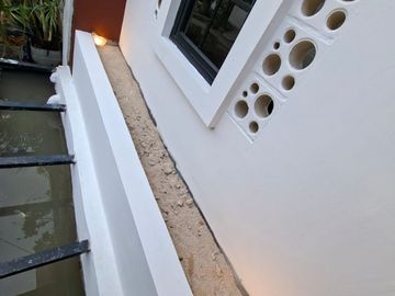 DIPASARKAN RUMAH 1 LANTAI MODEL MODERN MINIMALIS (KONSTRUKSI 2 LANTAI)