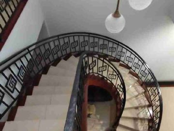 DIJUAL RUMAH 2 LANTAI FULL FURNISHED
