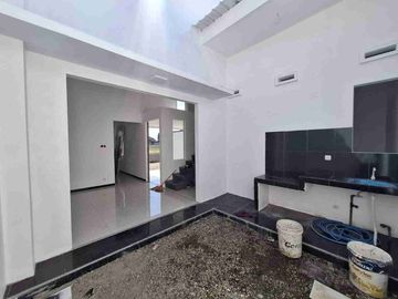 jual rumah siap huni lokasi strategis di kota Jombang  jatim