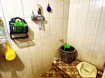 rumah 2 muka di banjarsari Solo kota luas 200 m2