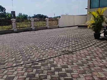 dijual tanah dan rumah serta gudang.pinggir jalan raya pedes-godean