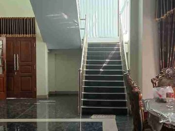 dijual tanah dan rumah serta gudang.pinggir jalan raya pedes-godean