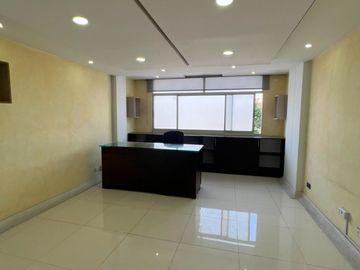 OFICINA EN VENTA O ALQUILER – AV. ESTACIÓN