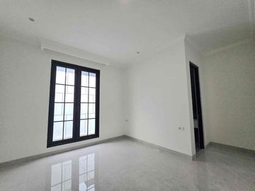 Di Jual Rumah American Style Di Cluster Dekat Akses Tol Bintaro