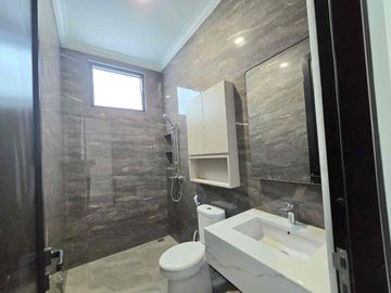 Di Jual Rumah American Style Di Cluster Dekat Akses Tol Bintaro