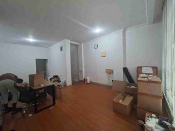 Disewakan Ruko Komersial kondisi siap pakai