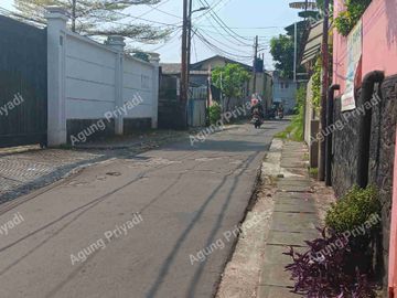 DiJual Rumah Hitung Tanah Lokasi Strategis dekat Universitas dan MRT Lebak Bulus