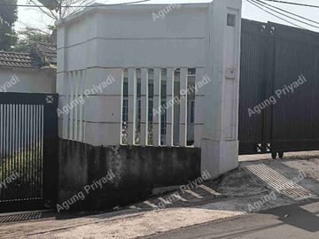 DiJual Rumah Hitung Tanah Lokasi Strategis dekat Universitas dan MRT Lebak Bulus