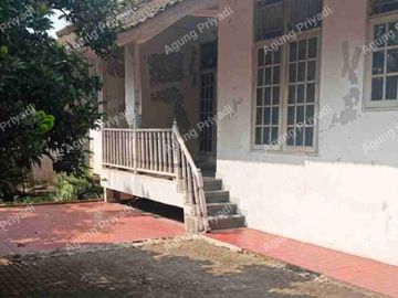 DiJual Rumah Hitung Tanah Lokasi Strategis dekat Universitas dan MRT Lebak Bulus