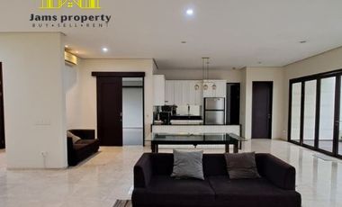Disewakan Rumah 4Br Luas 490 m2 Strategis Unit Tulodong Jakarta selatan