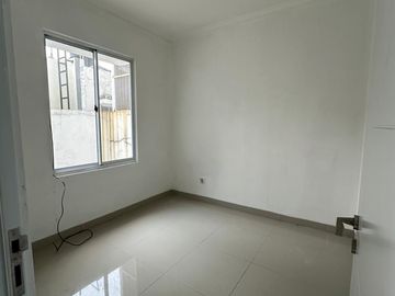 Disewakan Rumah Nyaman di Cluster Tropical Garden Galaxy Seberang Mall Bekasi