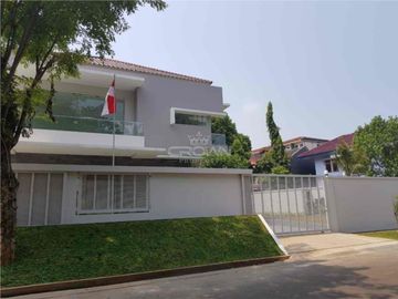 Rumah di Villa Cibubur Indah. Full renovasi, SHM, luas tanah 900