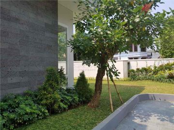 Rumah di Villa Cibubur Indah. Full renovasi, SHM, luas tanah 900