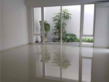 Rumah di Villa Cibubur Indah. Full renovasi, SHM, luas tanah 900