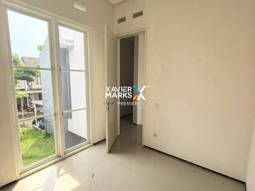 DIJUAL Rumah Minimalis 2Lt dan Terawat Siap Huni Keamanan 24 Jam Dg One Gate System Dekat Kampus Binus dan Bandara di Araya