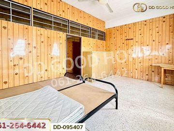 Commercial building, Thale Chup Son, Kosa Pan Road, Mueang Lop Buri DD-095407