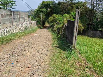 DI JUAL TANAH DARAT SANGAT COCOK UNTUK RUMAH TINGGAL DAN VILLA KELUARGA .HANYA 1 KM DARI SUMMARECON BOGOR