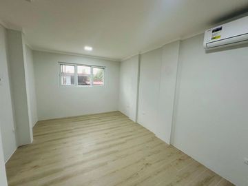 Near Shopwise Sucat Brandnew 3 Storey Townhouse for Sale in Paranaque  - JB