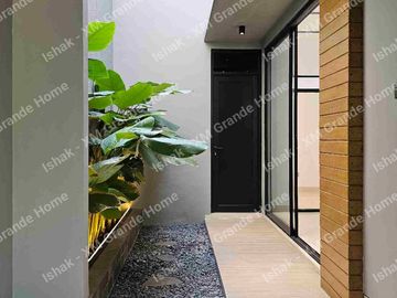 Dijual Rumah Rasa Villa di Rungkut Asri Surabaya Baru Gres Siap Huni