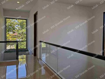 Dijual Rumah Rasa Villa di Rungkut Asri Surabaya Baru Gres Siap Huni