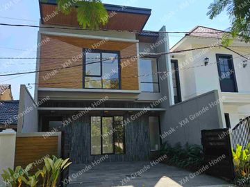 Dijual Rumah Rasa Villa di Rungkut Asri Surabaya Baru Gres Siap Huni
