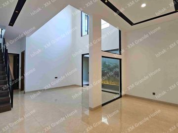 Dijual Rumah Rasa Villa di Rungkut Asri Surabaya Baru Gres Siap Huni