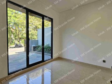 Dijual Rumah Rasa Villa di Rungkut Asri Surabaya Baru Gres Siap Huni