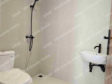 Dijual Rumah Rasa Villa di Rungkut Asri Surabaya Baru Gres Siap Huni