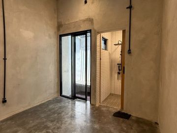 DIJUAL RUMAH CANTIK MODERN 2 LANTAI NUSA LOKA (GLB144)