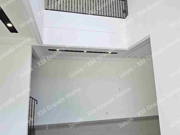 Dijual Rumah American Style di Rungkut Asri Surabaya Baru Gres Siap Huni