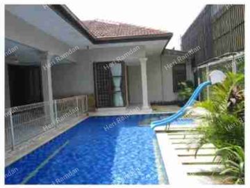 Di Jual Rugi Rumah Dalam Komplek Dekat Stasiun MRT