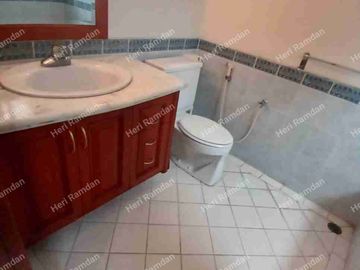Di Jual Rugi Rumah Dalam Komplek Dekat Stasiun MRT