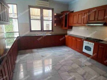 Di Jual Rugi Rumah Dalam Komplek Dekat Stasiun MRT