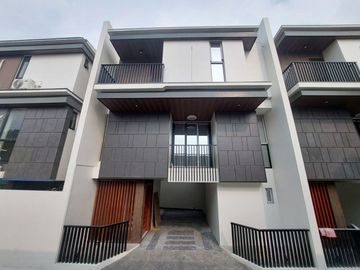 For Sale Modern 3 Storey Townhouse in Bahay Toro GSIS Village Project 8, Q.C. KSA