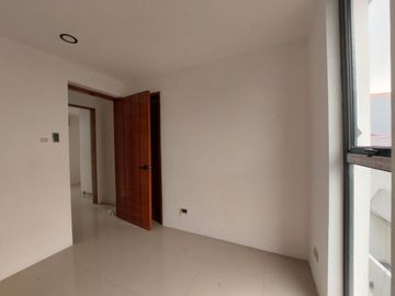 For Sale Modern 3 Storey Townhouse in Bahay Toro GSIS Village Project 8, Q.C. KSA