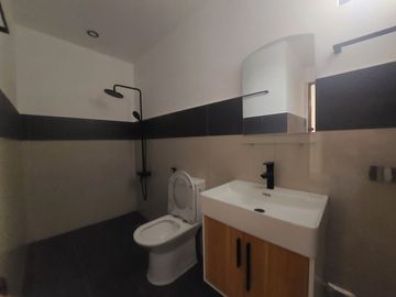 For Sale Modern 3 Storey Townhouse in Bahay Toro GSIS Village Project 8, Q.C. KSA
